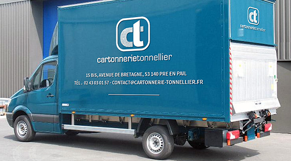 Camion de livraison Cartonnerie Tonnellier